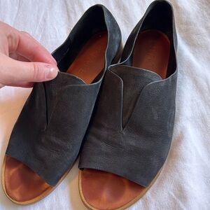 1.State Black Sandals